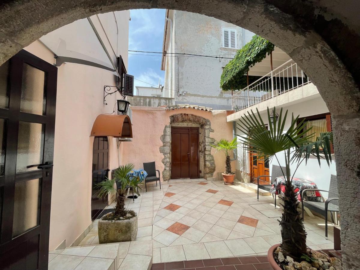 Casa Di Nives Appartement Krk Town Buitenkant foto