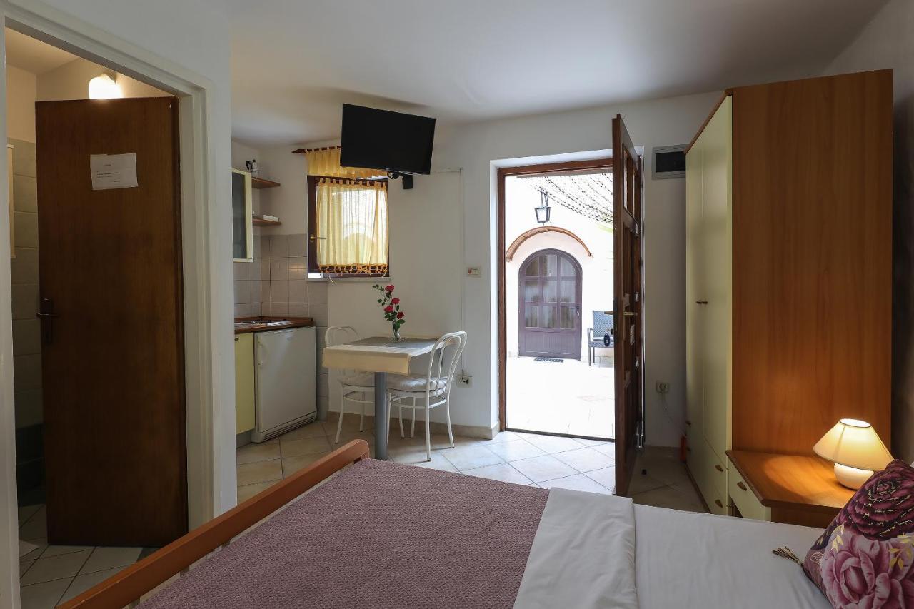 Casa Di Nives Appartement Krk Town Buitenkant foto